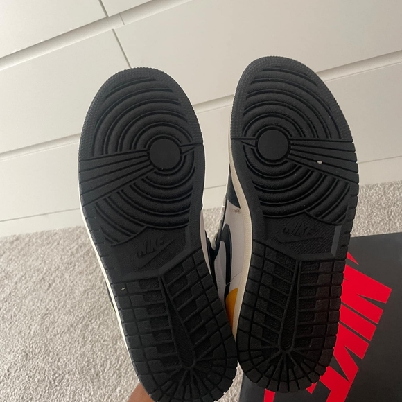 Jordan Retro 1 - Picture 5 of 6